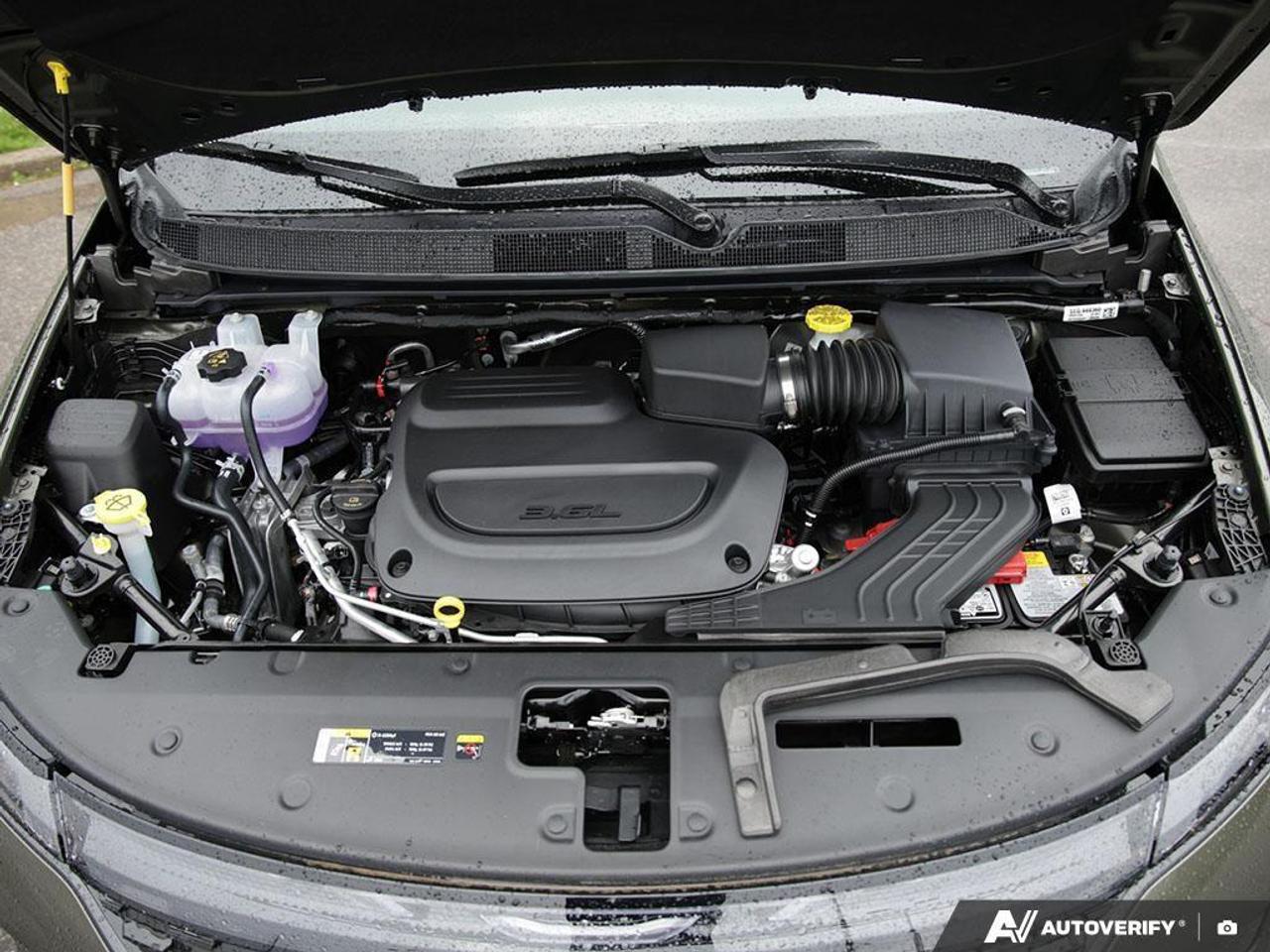 2027 Chrysler Pacifica Select Front-Wheel Drive Passenger Van Photo