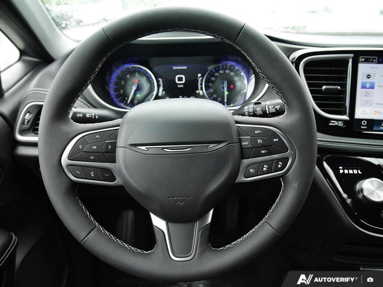 2027 Chrysler Pacifica Select Front-Wheel Drive Passenger Van Photo