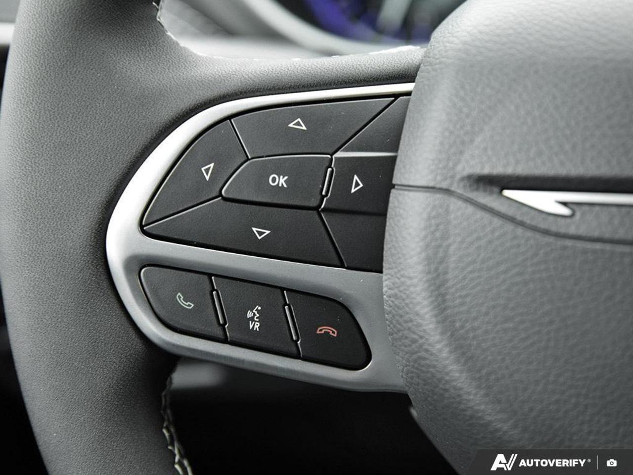 2027 Chrysler Pacifica Select Front-Wheel Drive Passenger Van Photo