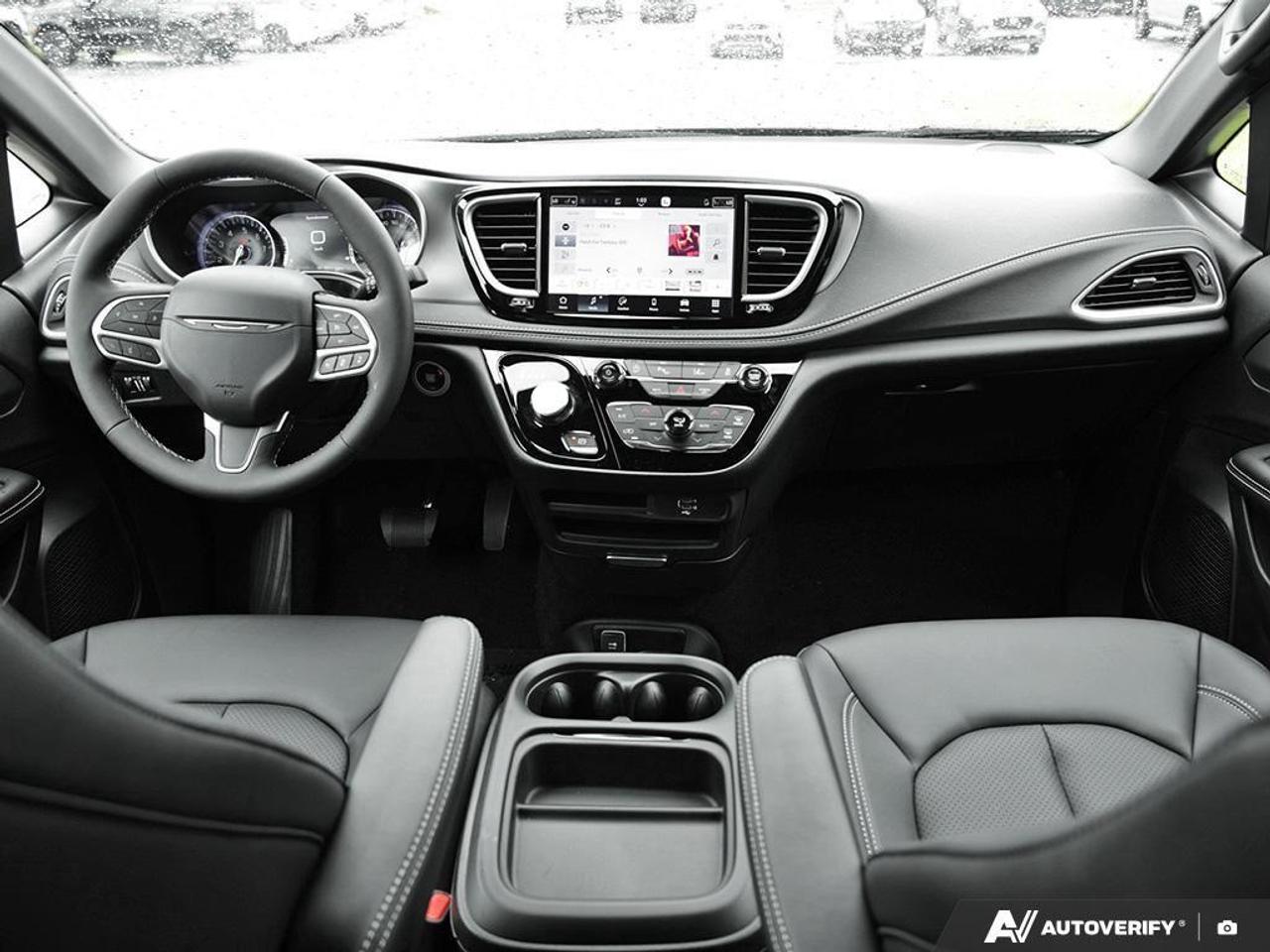 2027 Chrysler Pacifica Select Front-Wheel Drive Passenger Van Photo
