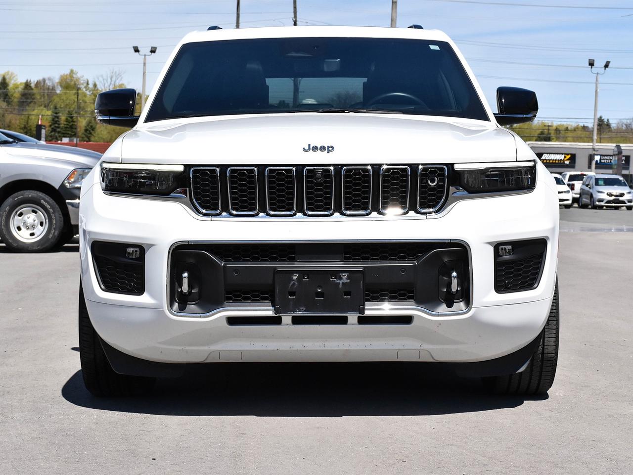 2023 Jeep Grand Cherokee Overland Photo