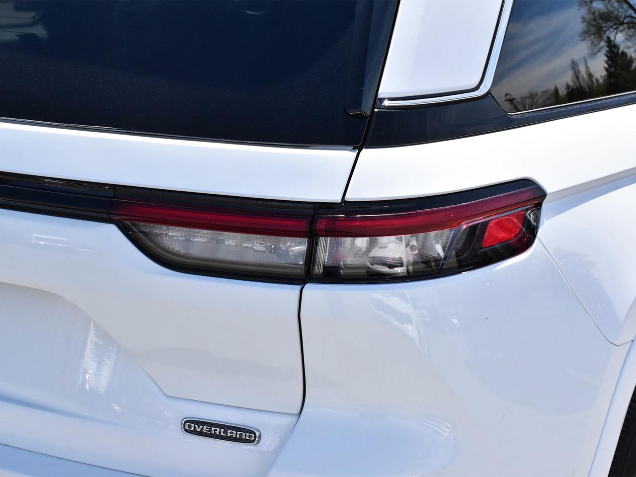 2023 Jeep Grand Cherokee Overland Photo