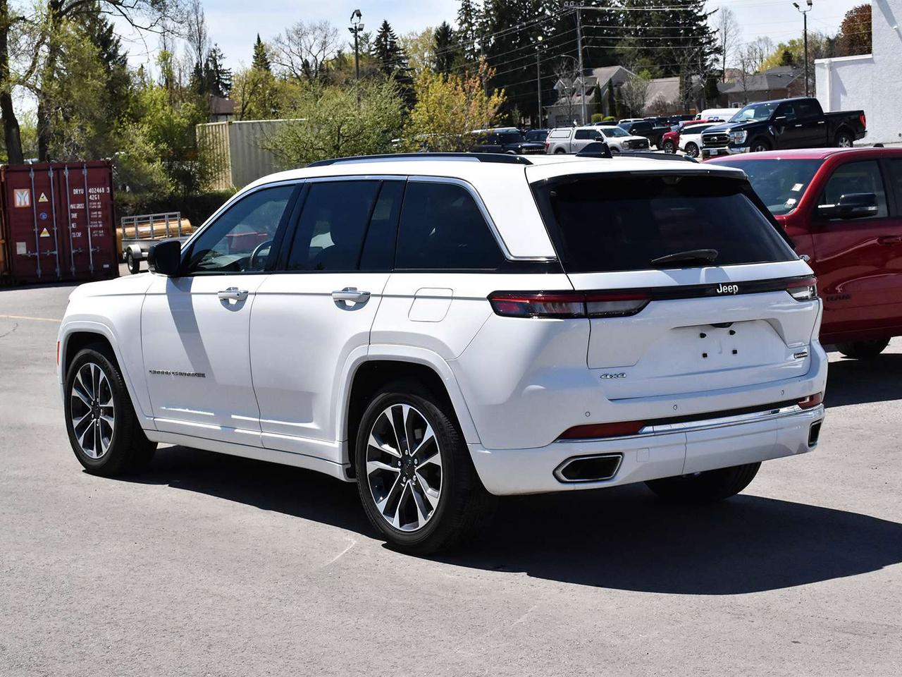 2023 Jeep Grand Cherokee Overland Photo