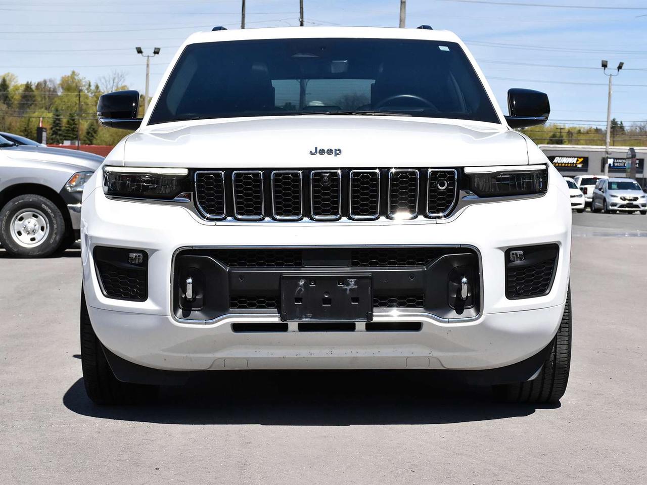 2023 Jeep Grand Cherokee Overland Photo