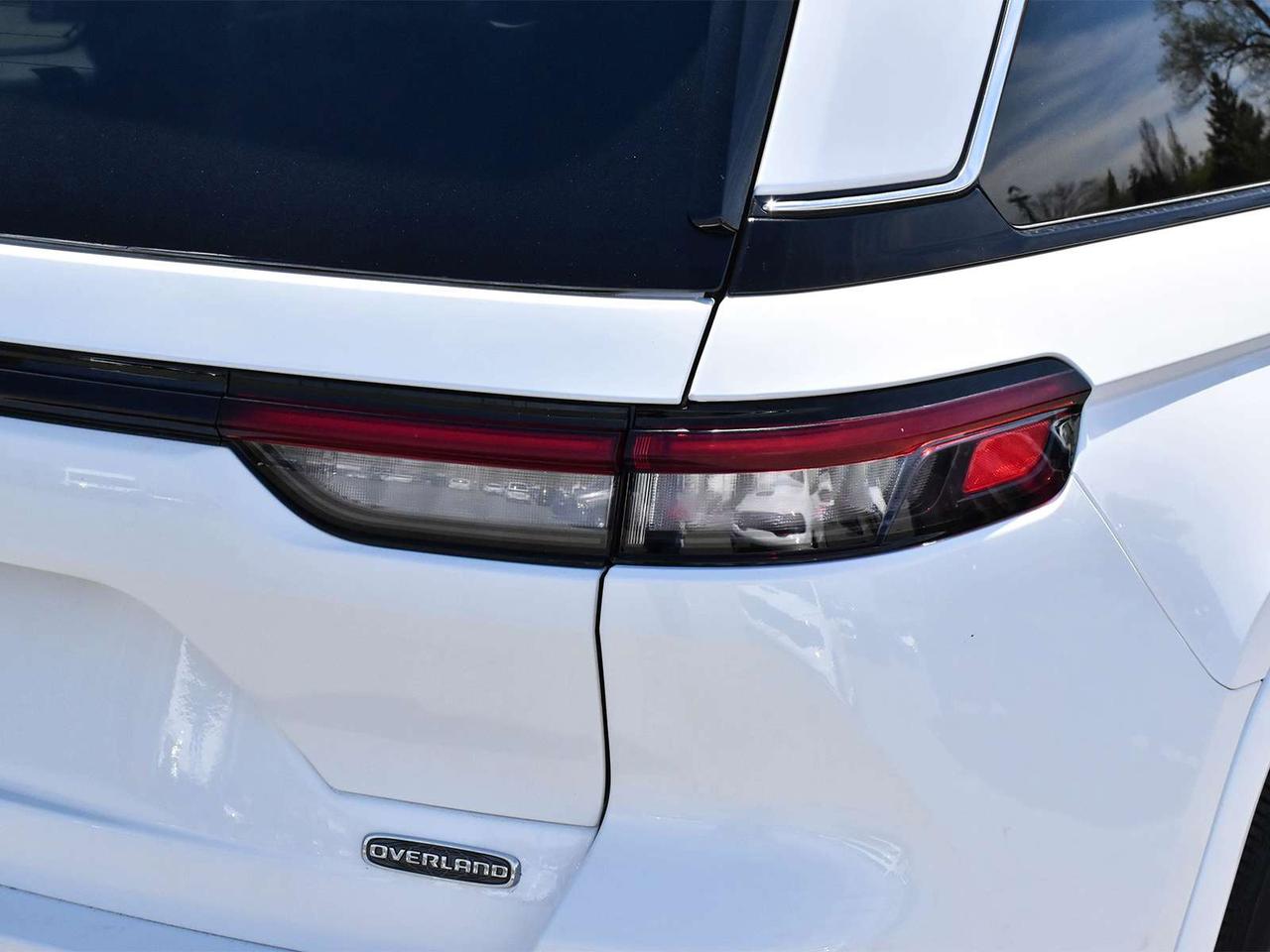 2023 Jeep Grand Cherokee Overland Photo