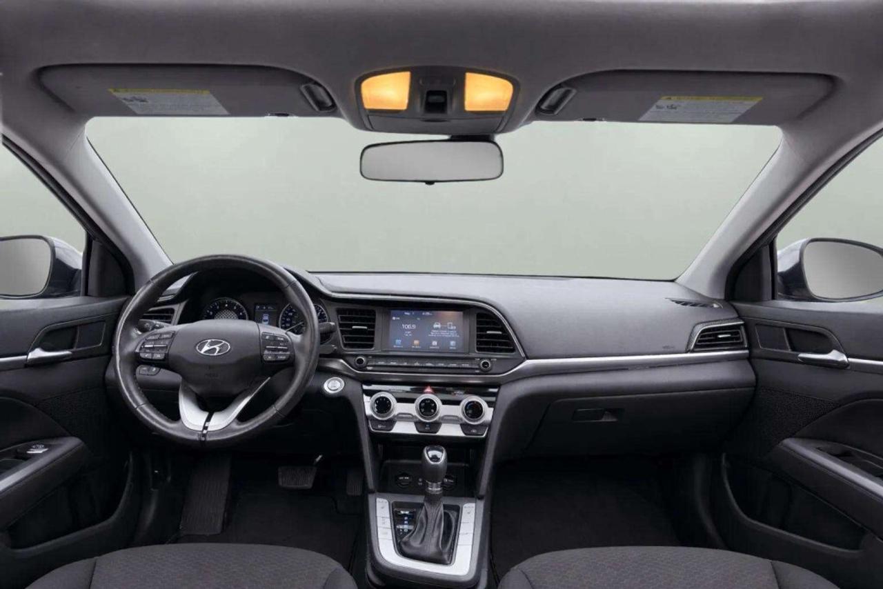 2020 Hyundai Elantra Preferred w/Sun & Safety Package Photo