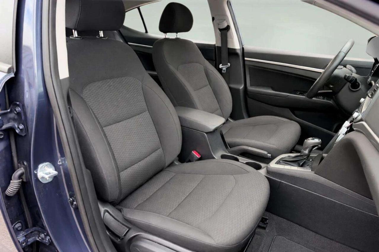 2020 Hyundai Elantra Preferred w/Sun & Safety Package Photo