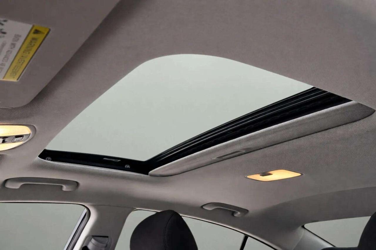 2020 Hyundai Elantra Preferred w/Sun & Safety Package Photo
