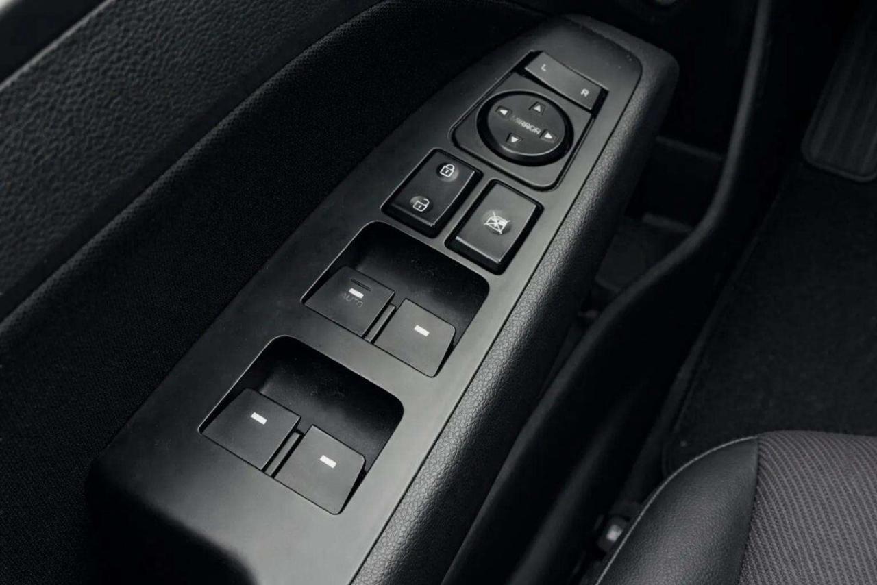 2020 Hyundai Elantra Preferred w/Sun & Safety Package Photo