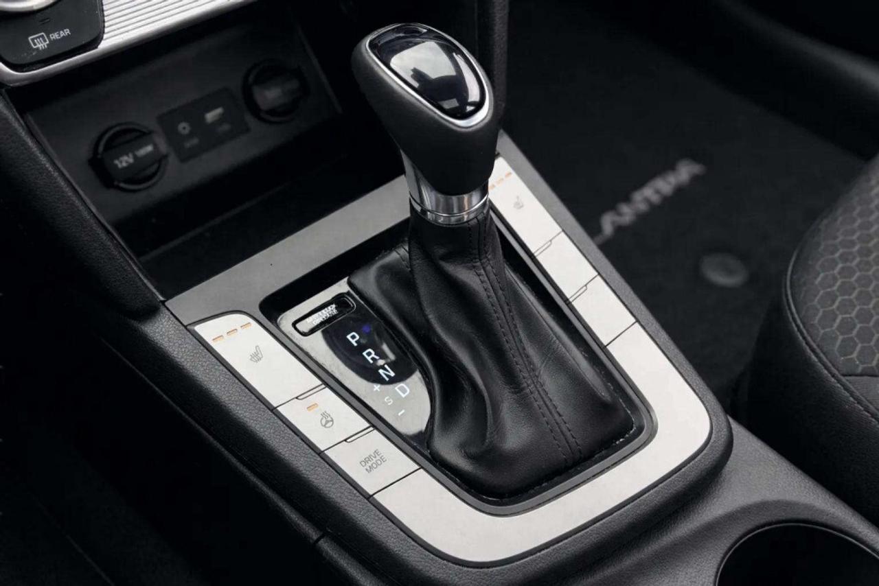2020 Hyundai Elantra Preferred w/Sun & Safety Package Photo