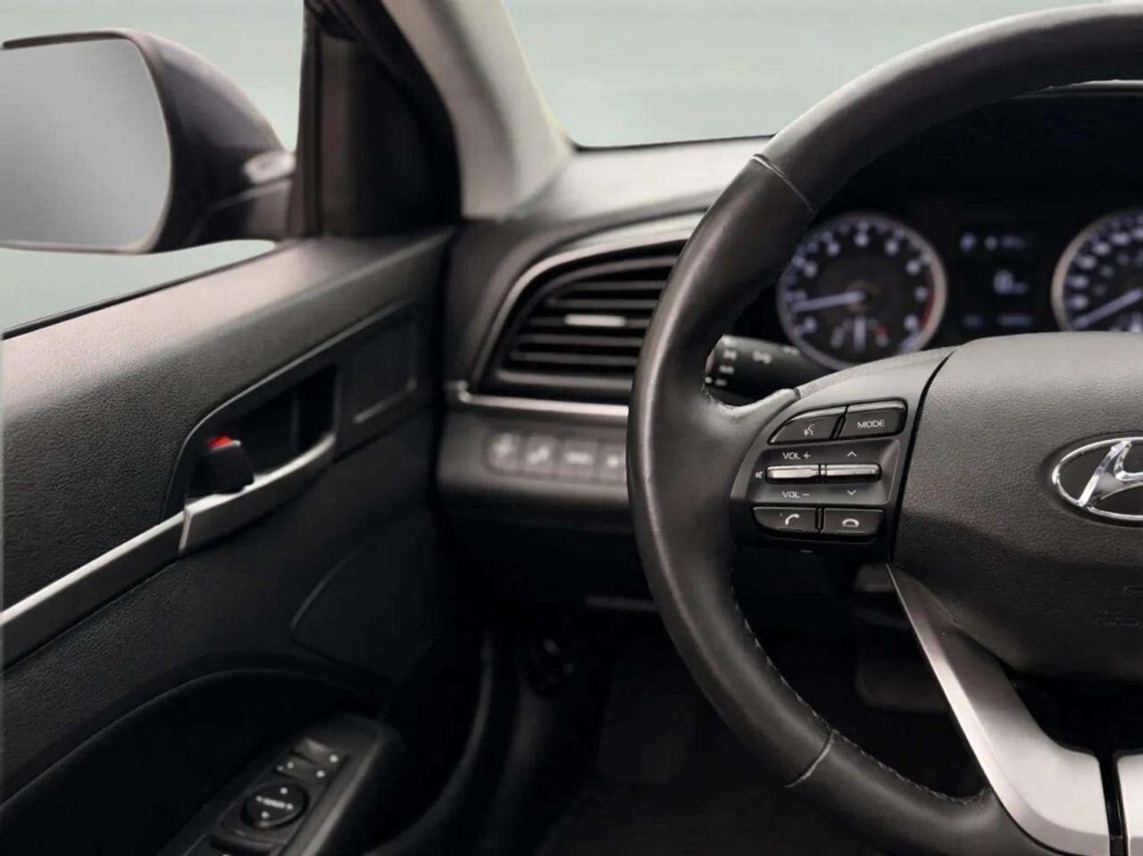 2020 Hyundai Elantra Preferred w/Sun & Safety Package Photo