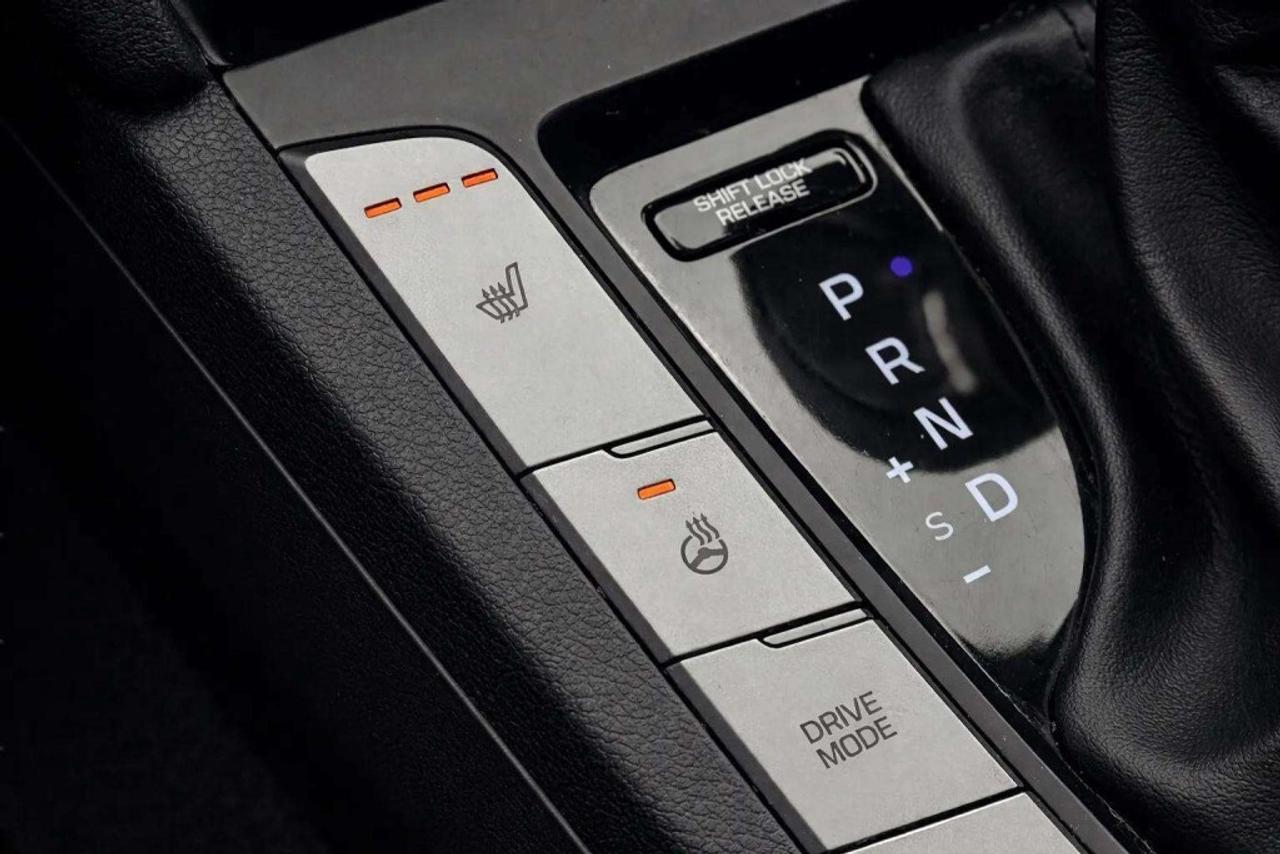 2020 Hyundai Elantra Preferred w/Sun & Safety Package Photo