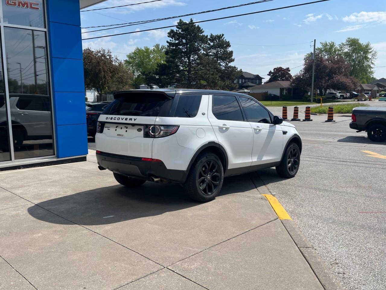 2017 Land Rover Discovery Sport  Photo