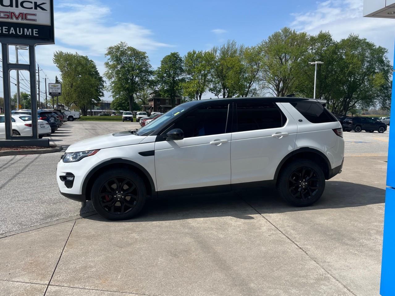 2017 Land Rover Discovery Sport  Photo