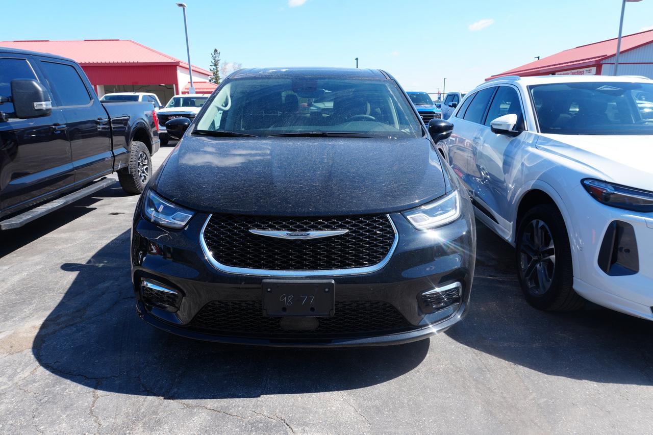 2024 Chrysler Pacifica Limited Photo