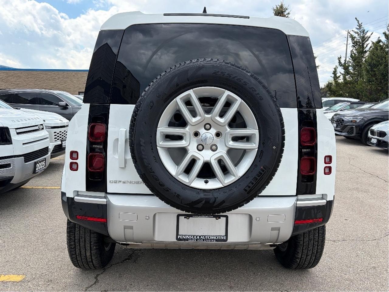 2025 Land Rover Defender S Photo
