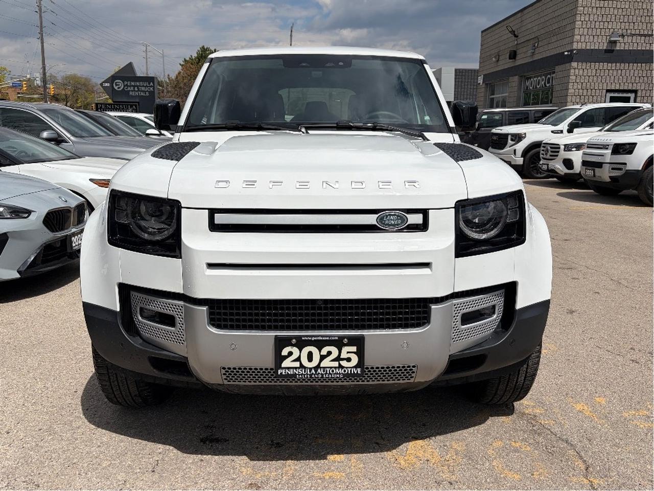 2025 Land Rover Defender S Photo