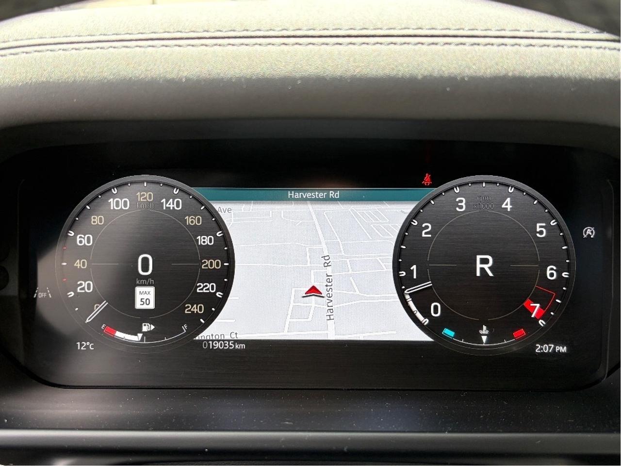 2025 Land Rover Defender S Photo