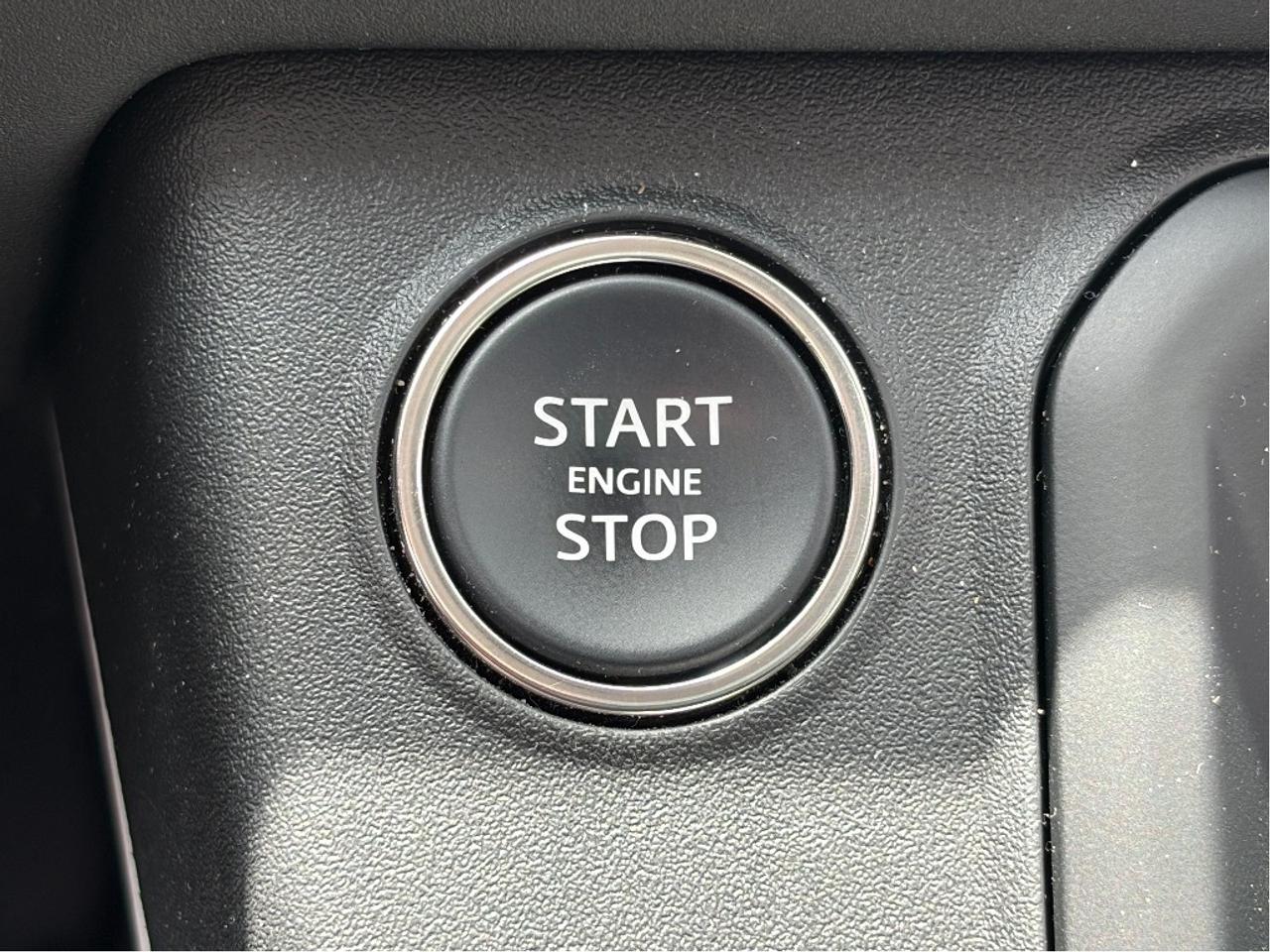 2025 Land Rover Defender S Photo