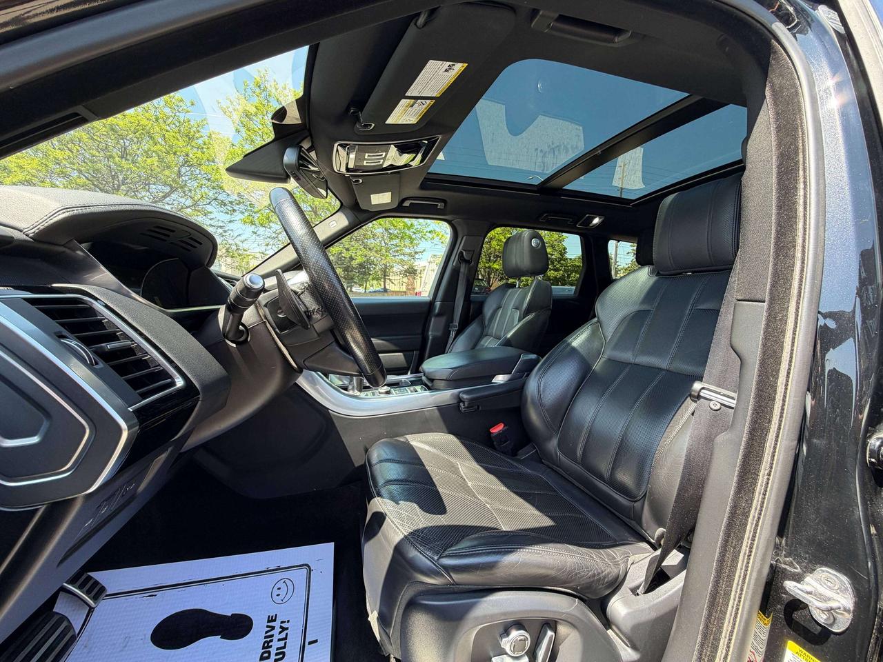 2016 Land Rover Range Rover Sport V8 SUPERCHARGED DYNAMIC, VENTED SEATS, HEADS UP ! Photo