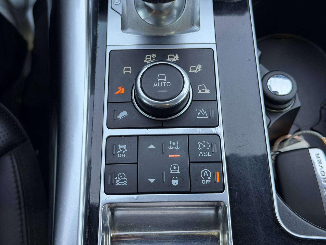 2016 Land Rover Range Rover Sport V8 SUPERCHARGED DYNAMIC, VENTED SEATS, HEADS UP ! Photo