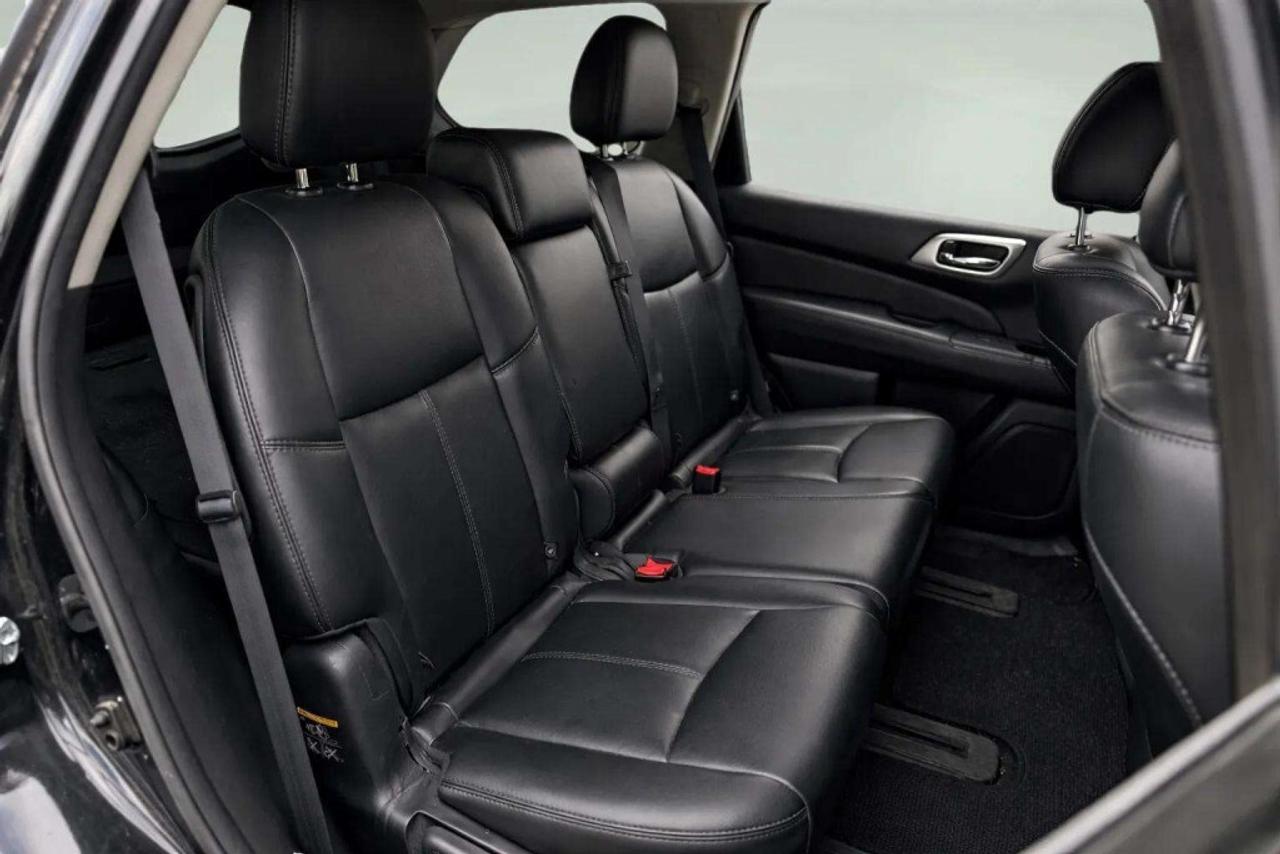 2015 Nissan Pathfinder 4WD  SL Photo