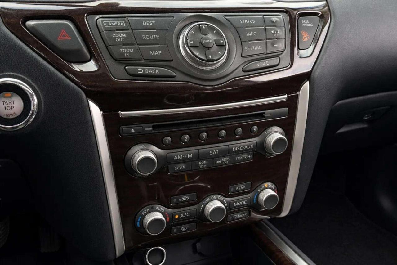 2015 Nissan Pathfinder 4WD  SL Photo