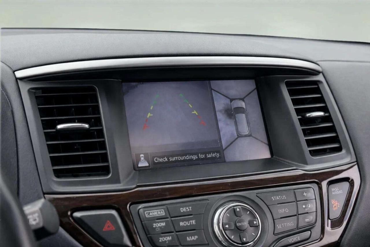 2015 Nissan Pathfinder 4WD  SL Photo