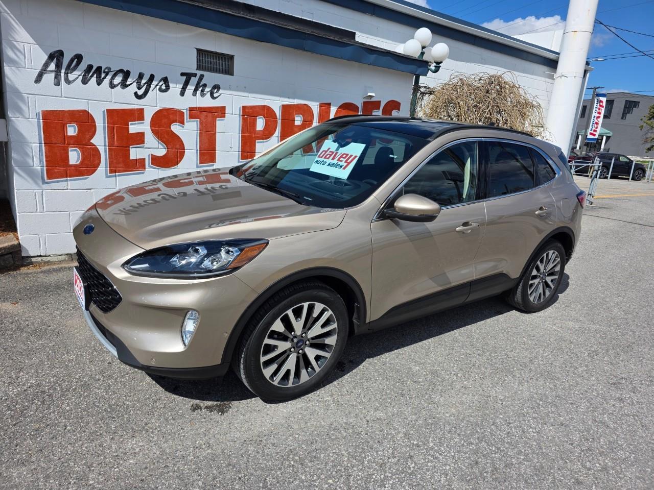 2020 Ford Escape Titanium 4dr All-Wheel Drive Photo3