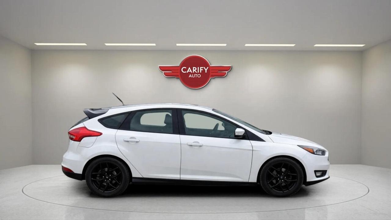 2017 Ford Focus SEL Photo3