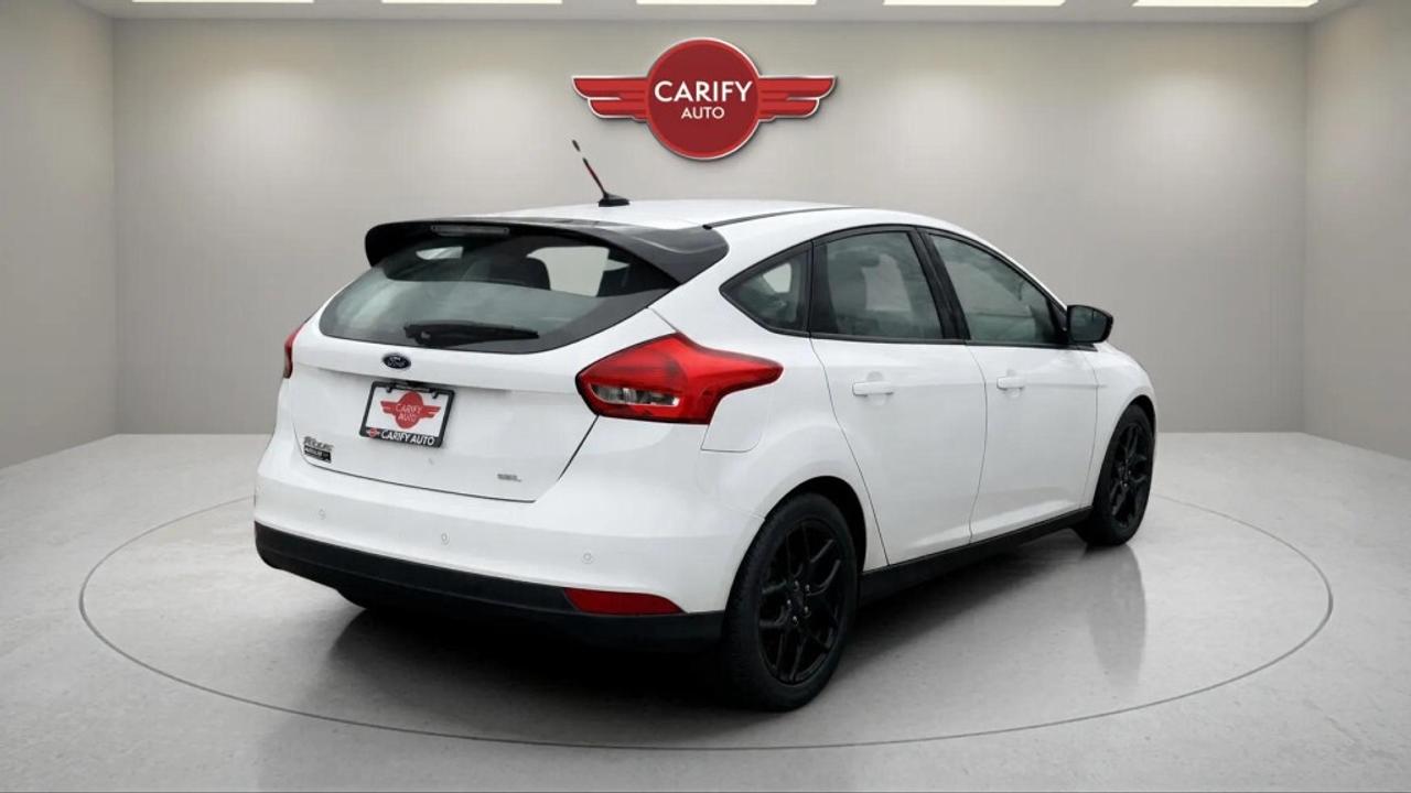 2017 Ford Focus SEL Photo