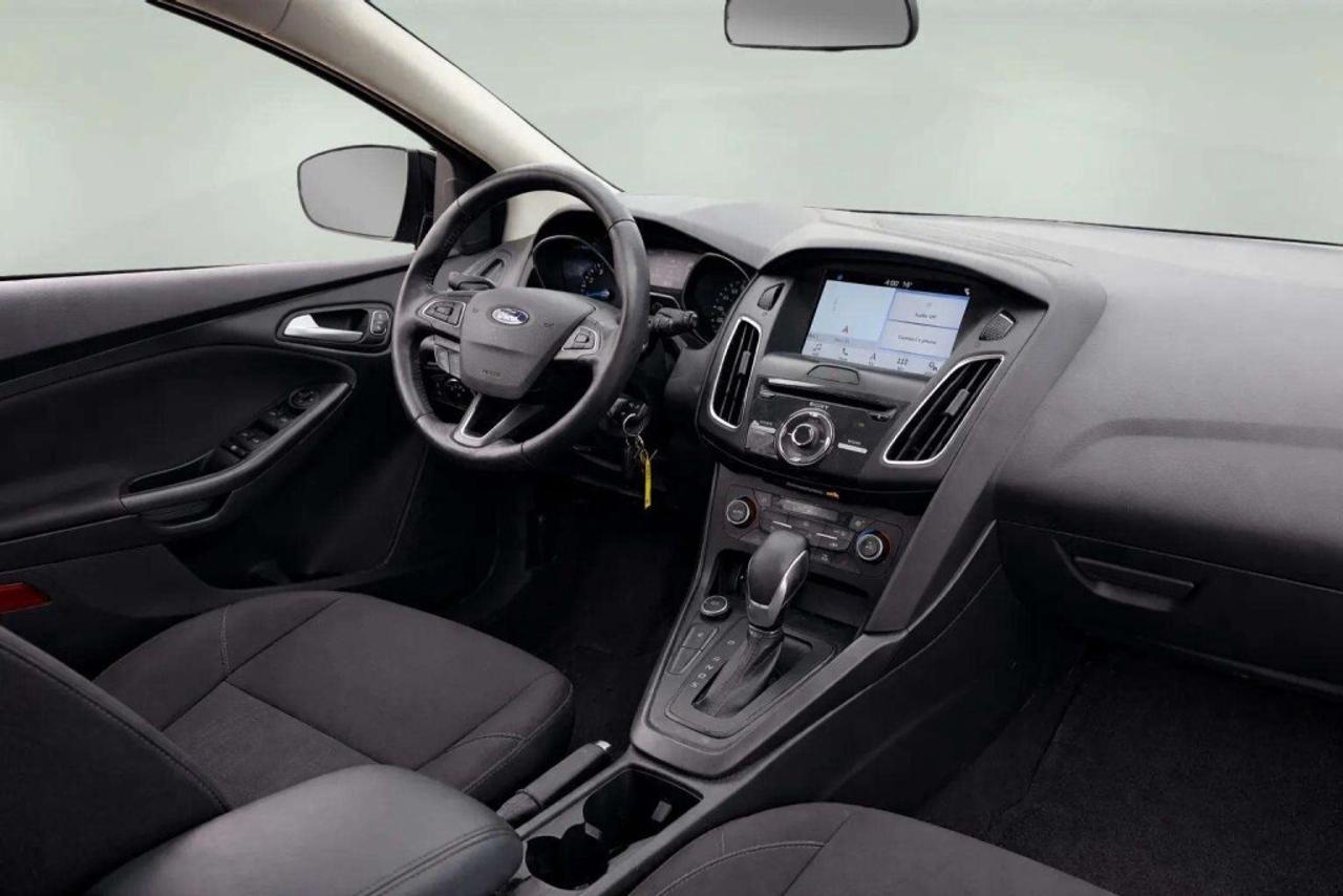 2017 Ford Focus SEL Photo