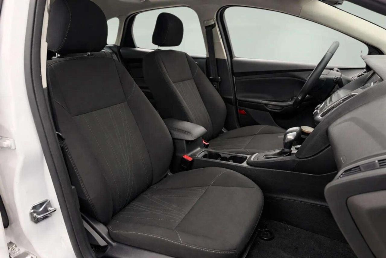 2017 Ford Focus SEL Photo