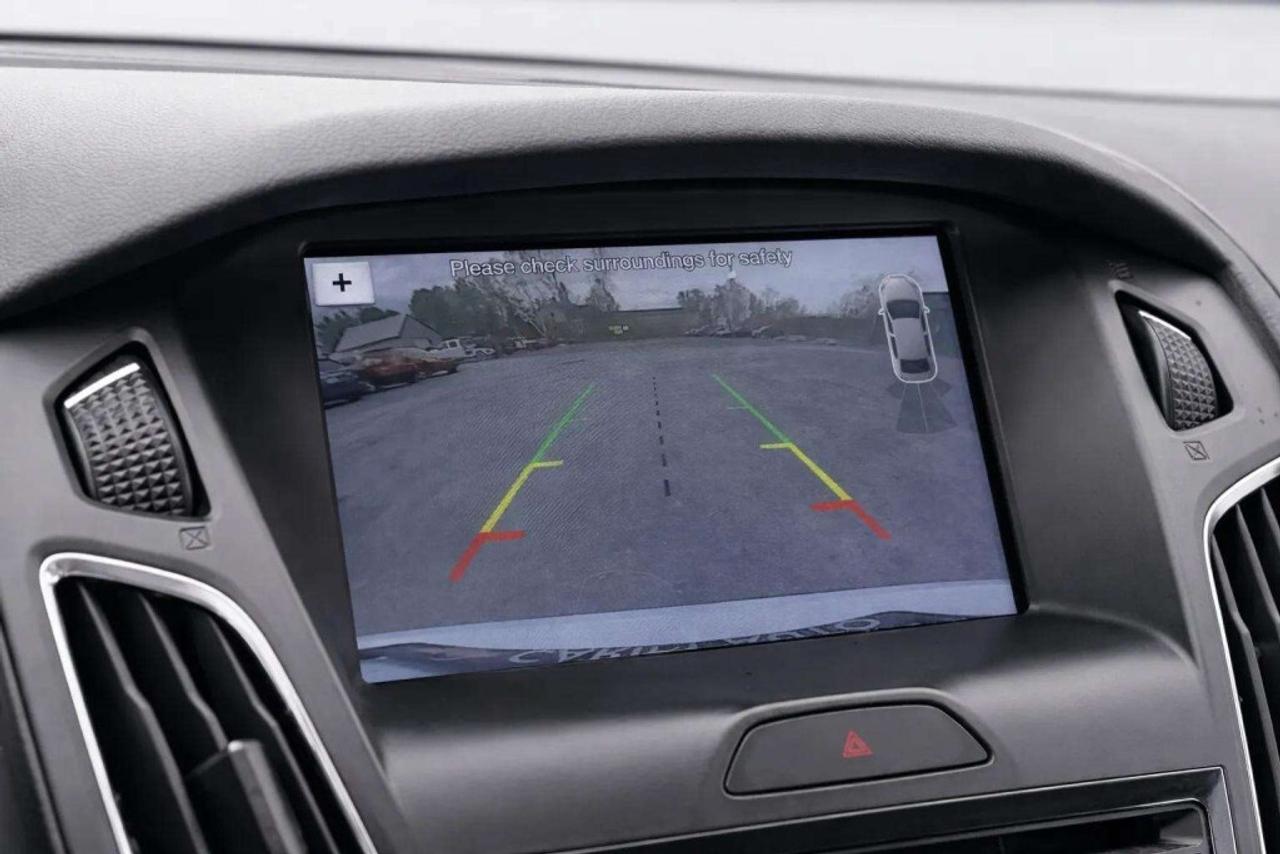 2017 Ford Focus SEL Photo