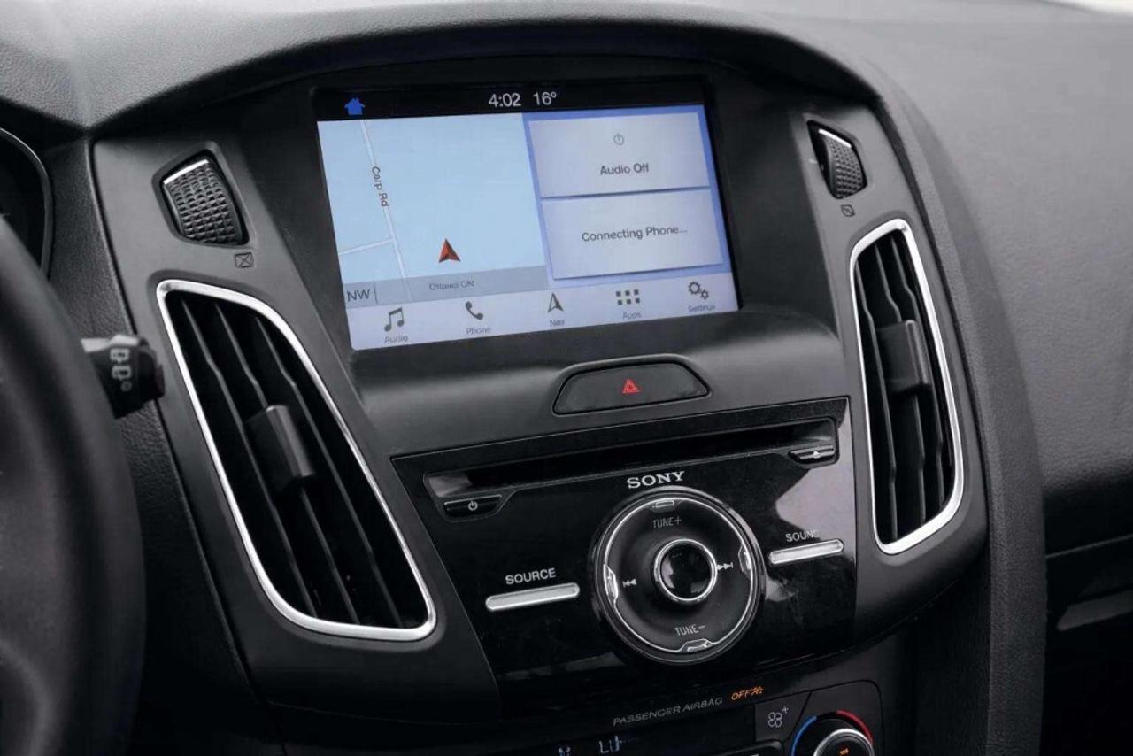 2017 Ford Focus SEL Photo