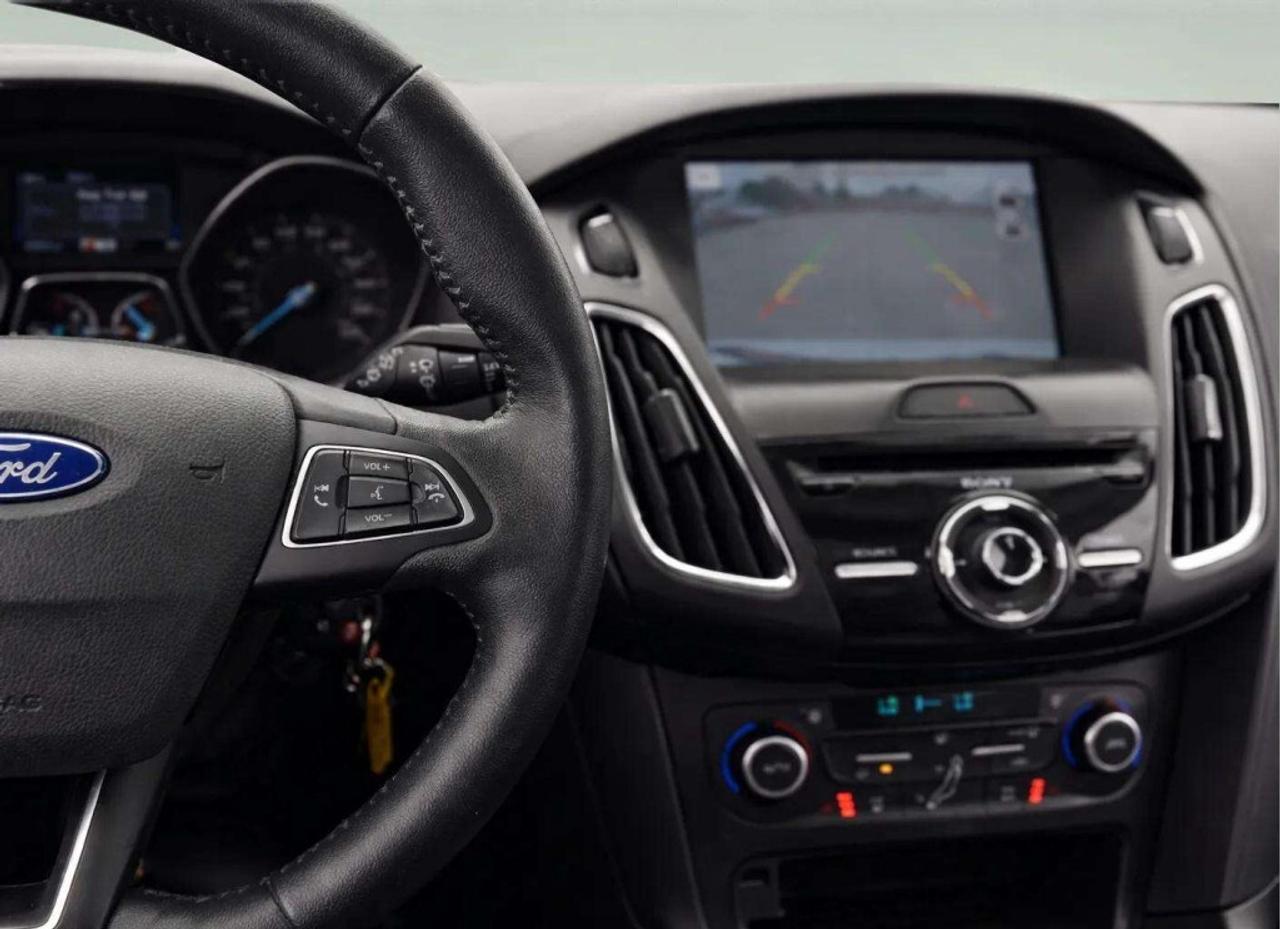 2017 Ford Focus SEL Photo