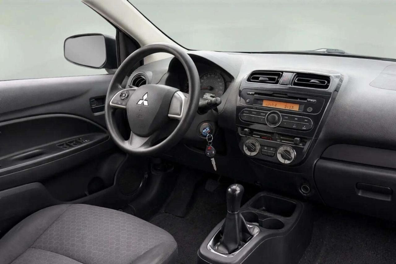 2015 Mitsubishi Mirage ES Hatchback CVT Photo