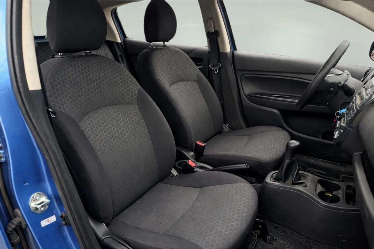 2015 Mitsubishi Mirage ES Hatchback CVT Photo