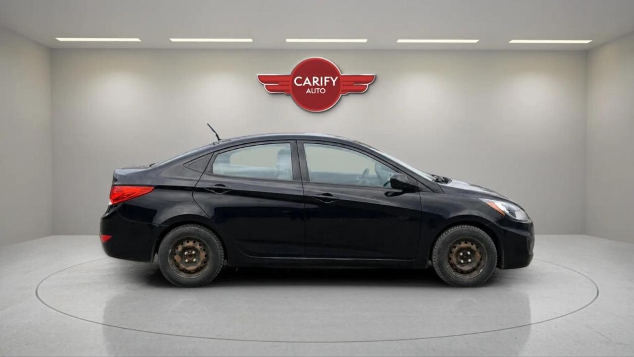 2014 Hyundai Accent Sedan Automatic GL Photo3