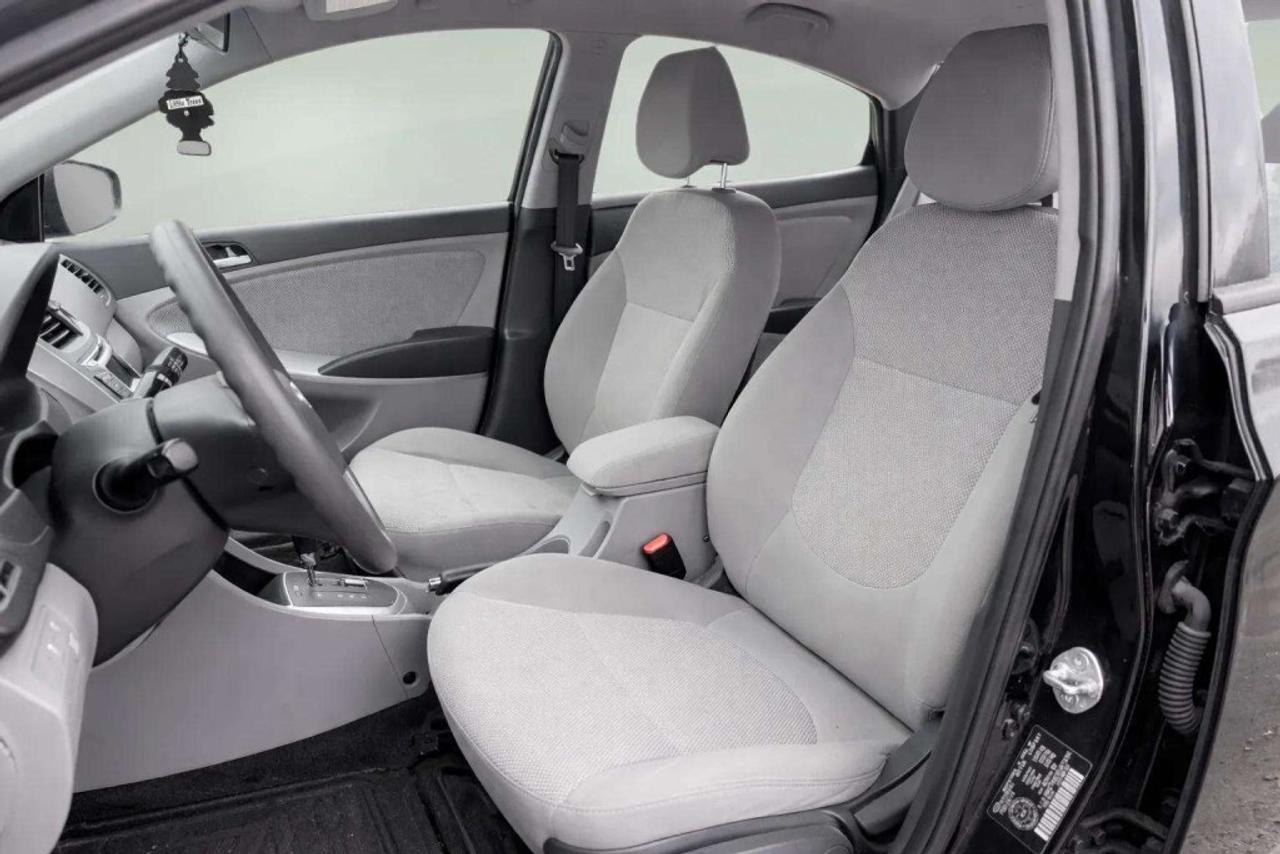 2014 Hyundai Accent Sedan Automatic GL Photo