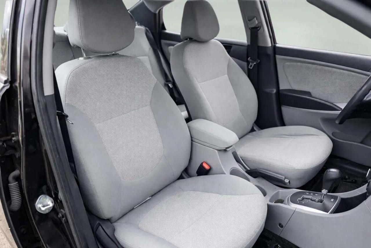 2014 Hyundai Accent Sedan Automatic GL Photo