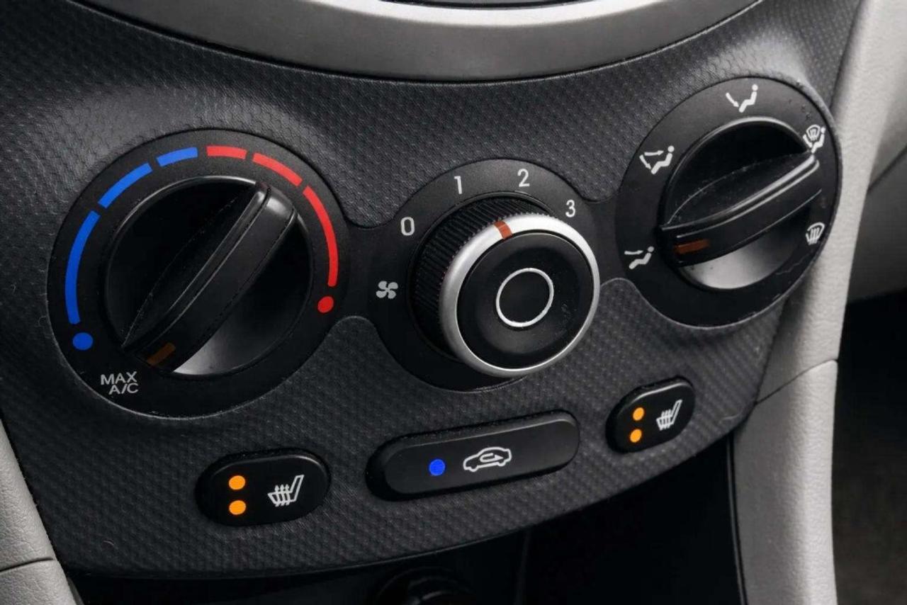 2014 Hyundai Accent Sedan Automatic GL Photo