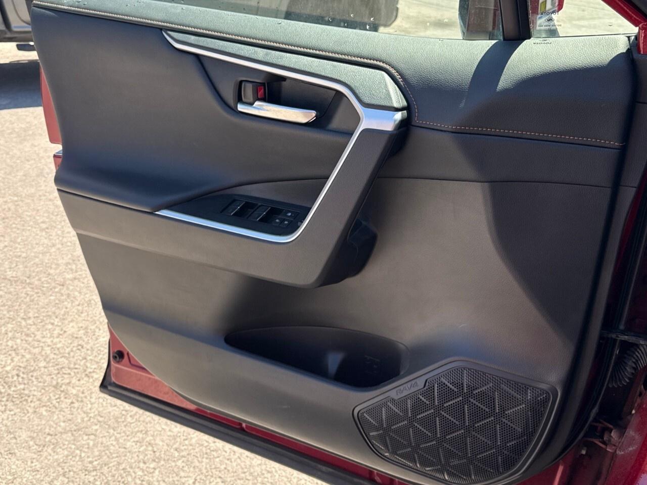 2022 Toyota RAV4 TRAIL   MOONROOF   POWER LIFTGATE Photo