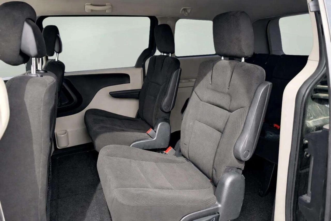 2015 Dodge Grand Caravan SXT Photo