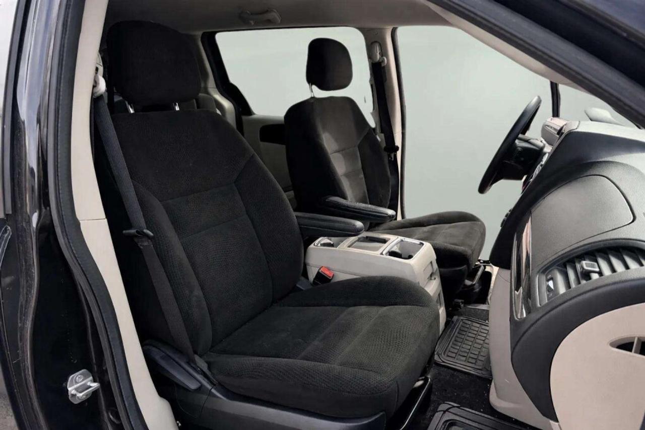 2015 Dodge Grand Caravan SXT Photo
