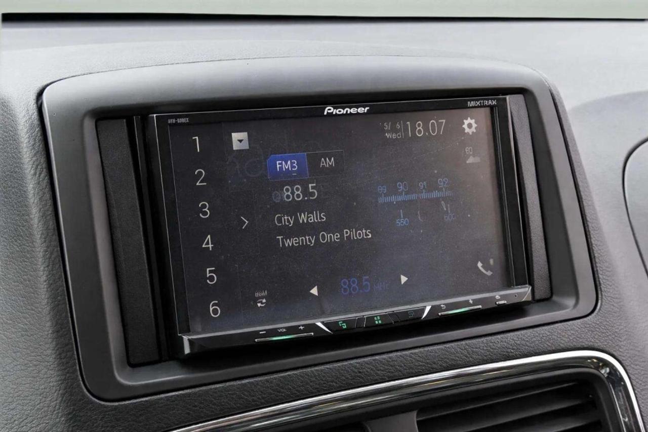 2015 Dodge Grand Caravan SXT Photo