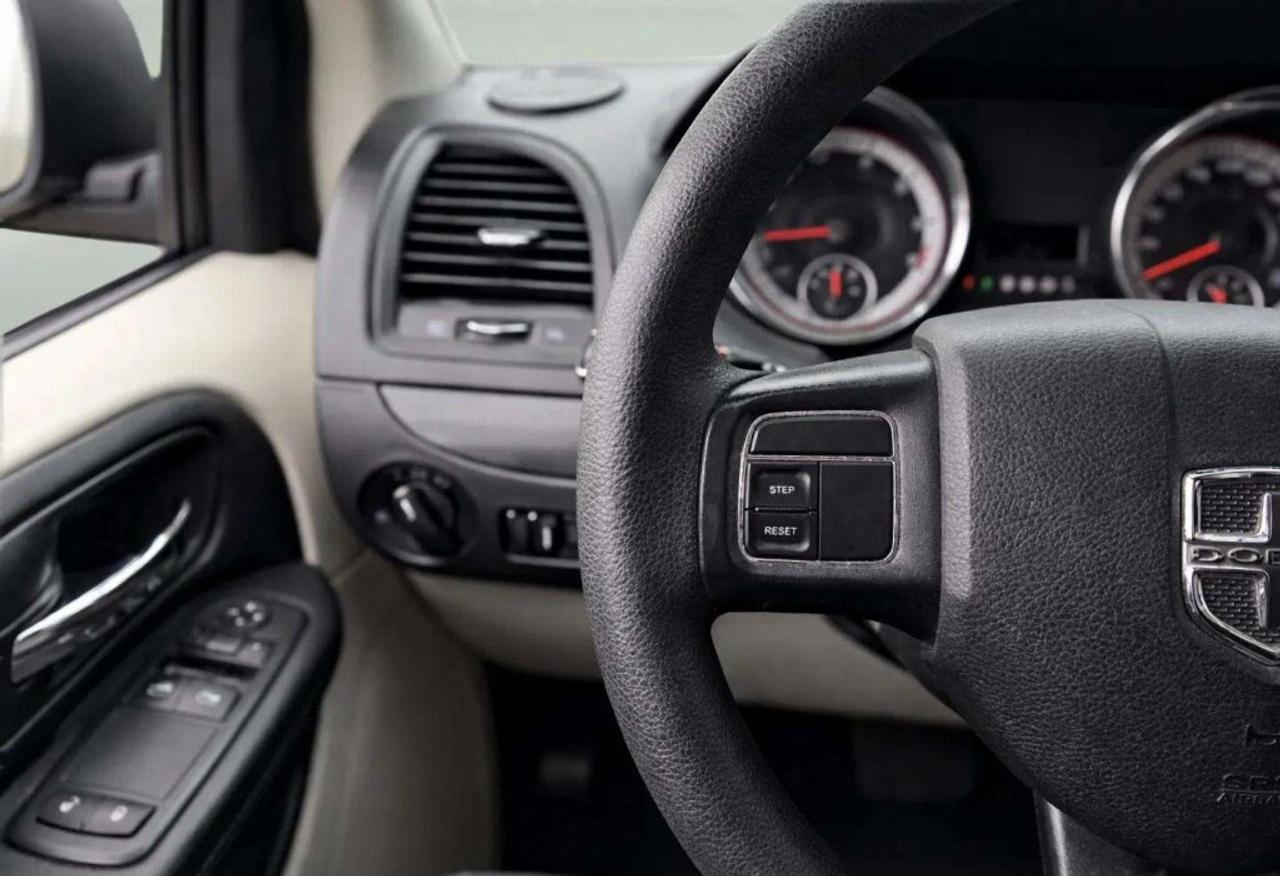 2015 Dodge Grand Caravan SXT Photo