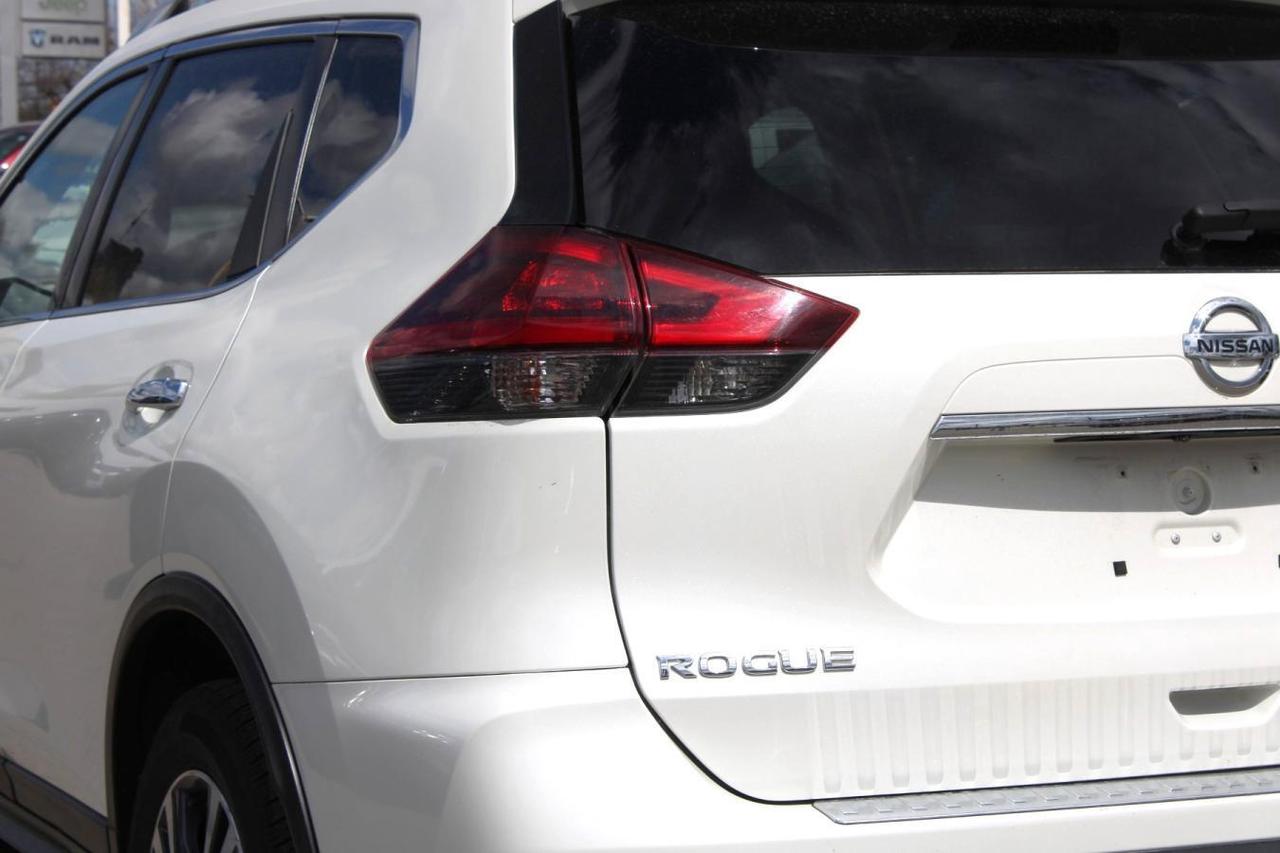 2019 Nissan Rogue SV  Gps SiriusXM Moonroof BkpCam HtdSeats ParkingS Photo