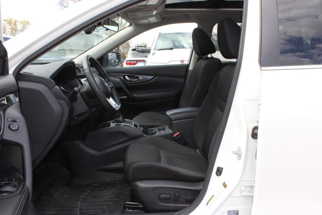 2019 Nissan Rogue SV  Gps SiriusXM Moonroof BkpCam HtdSeats ParkingS Photo