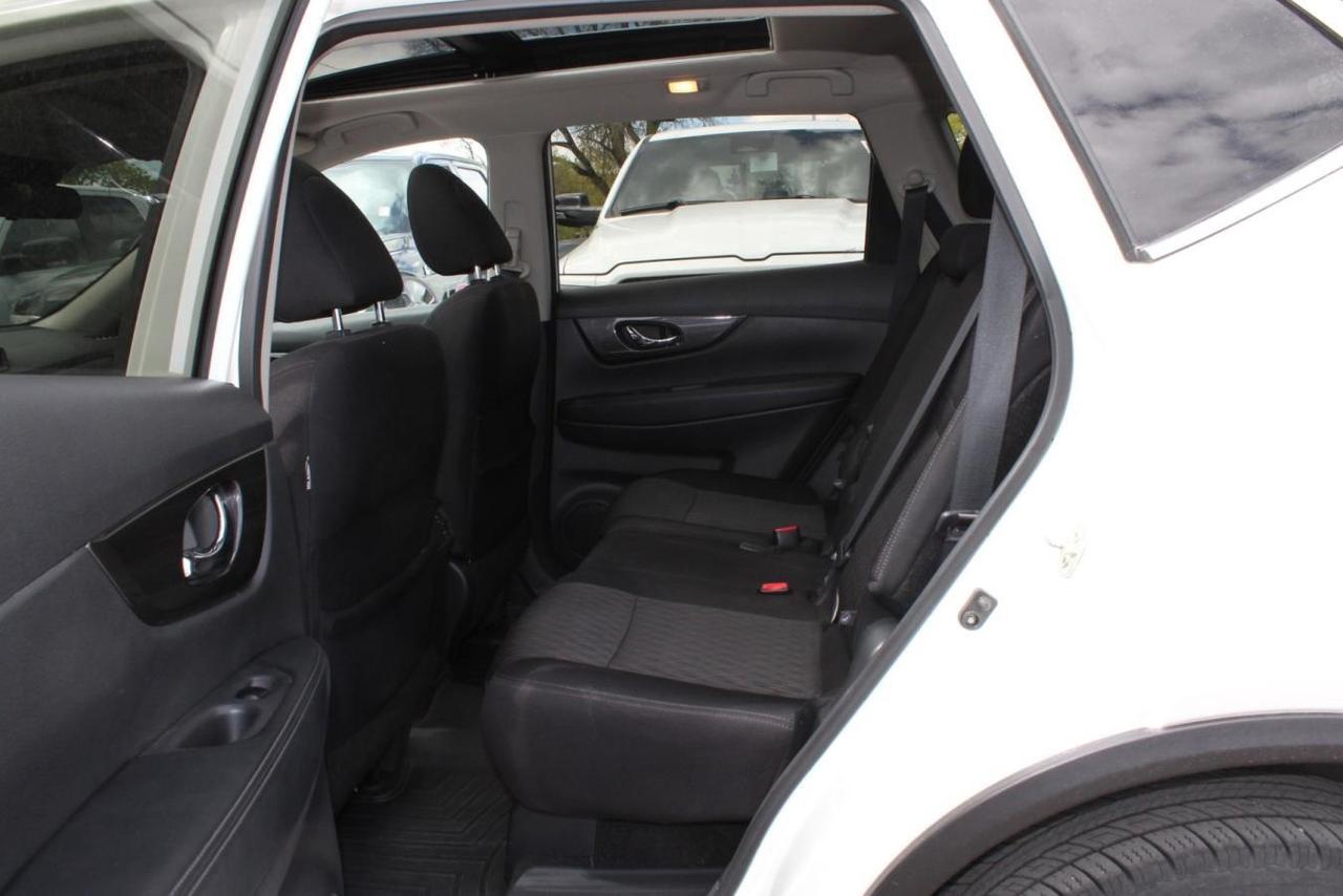 2019 Nissan Rogue SV  Gps SiriusXM Moonroof BkpCam HtdSeats ParkingS Photo